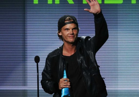 Família dá adeus a Avicii quase 2 meses após sua morte