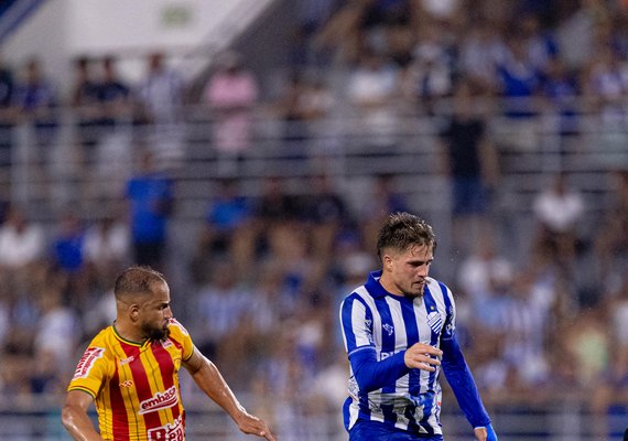 CSA vence e cola no líder na Série D