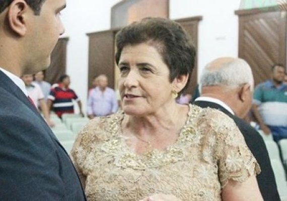 Prefeita de Piranhas é investigada por gastar 11 milhões com advogados