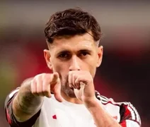 Arrascaeta brilha com dois gols e Flamengo vence Cruz Azul