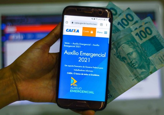 Saque do auxílio emergencial é liberado para novo grupo