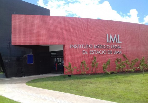 Homem é assassinado com 12 tiros na madrugada desta quarta