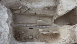 Necrópole de 2.500 anos é encontrada sob fábrica de massas na Itália