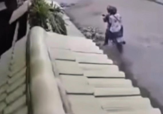 Jovem é morto a tiros dentro de barbearia no bairro Cidade Universitária, em Maceió