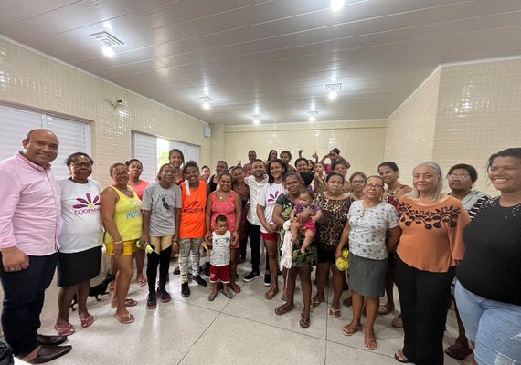 Unicafes visita cooperativa de marisqueiras de Maceió e destaca potencial da atividade