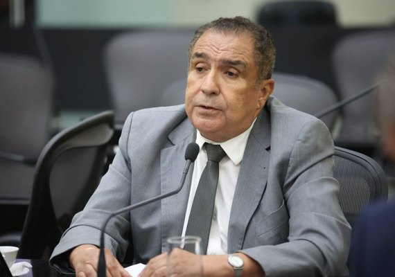 Inácio Loiola propõe campus da Uneal em Delmiro Gouveia