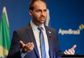 PGR apura pagamentos em espécie feitos por Eduardo Bolsonaro