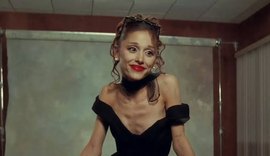 Ariana Grande fará pausa após críticas e deixa musical em Londres