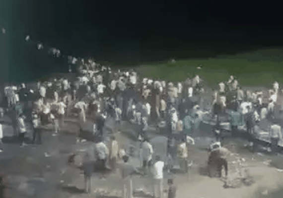 Vídeo: Mais de 130 pessoas morrem após ponte centenária cair em rio na Índia