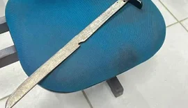 Homem suspeito de ameaçar prefeito é detido com espada