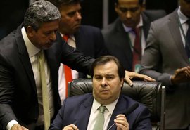 Arthur Lira e Rodrigo Maia se afastam após discussão, diz Folha