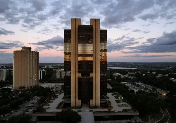 BC projeta PIB de 1,6% em 2026 e alerta para inflação pressionada