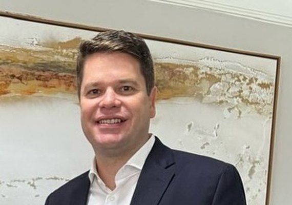 Davi Davino lidera disputa ao Senado em Maceió, aponta nova pesquisa