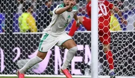 Argélia reage no segundo tempo, vence Jordânia e mantém sonho vivo