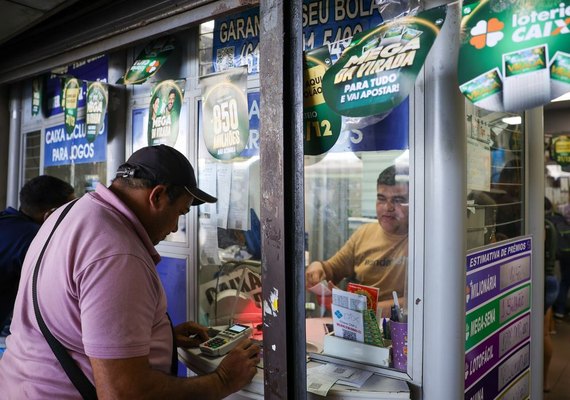 Mega-Sena acumula e prêmio principal chega a R$ 17 milhões