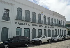Câmara aprova projetos para proteger crianças na internet e combater vício em apostas