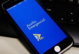 Nascidos em junho podem receber rodada do auxílio emergencial neste domingo (26)