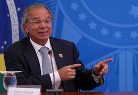 China é aquele cara que você tem que aguentar, diz Guedes