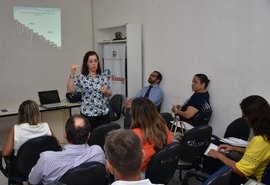 Saúde capacita médicos para atuação com população idosa