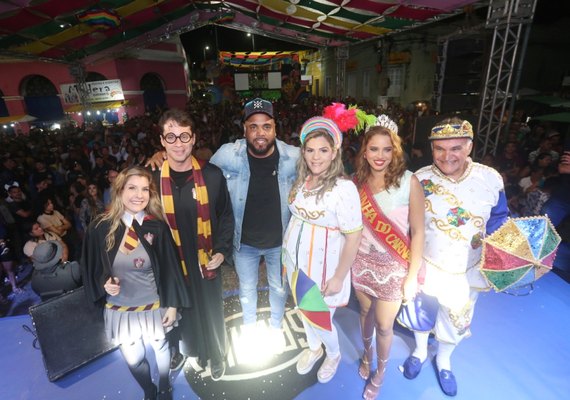 Abertura da Flimar é marcada por muita folia com Baile Municipal