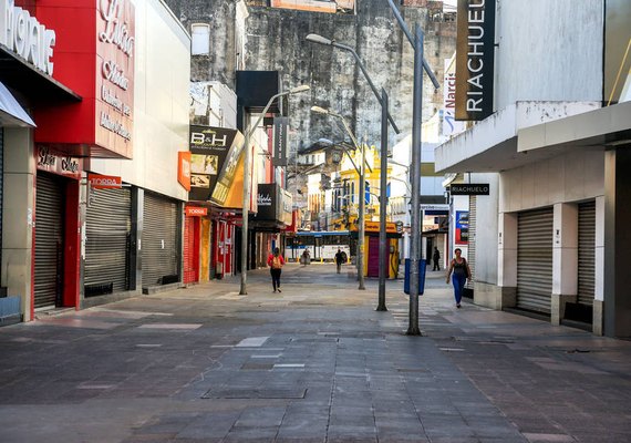 Federação prevê prejuízo de quase R$ 240 milhões no comércio durante fase vermelha