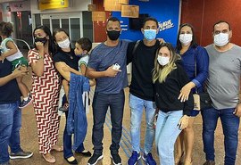 Jogador Joanderson chega a Alagoas após fugir de guerra na Ucrânia