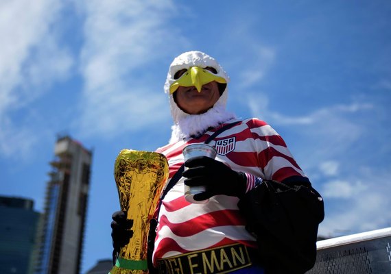 Ingressos encalhados aumentam risco de estádios vazios na Copa do Mundo