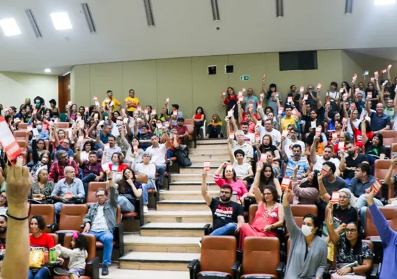 Após mais de dois meses, professores da Ufal decidem encerrar greve