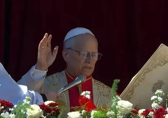 'Parem! É hora da paz': Papa Leão XIV condena a guerra em discurso histórico no Vaticano