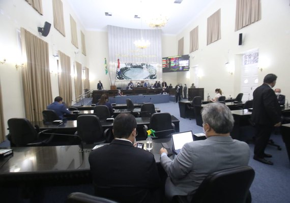 Deputados derrubam dois vetos de Renan Filho