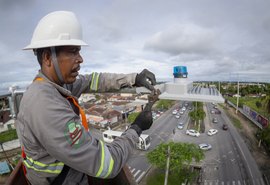 Ilumina muda paisagem urbana no acesso a Maceió com instalação de LED's