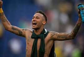 Imprensa estrangeira ataca Neymar: Palhaço e ator