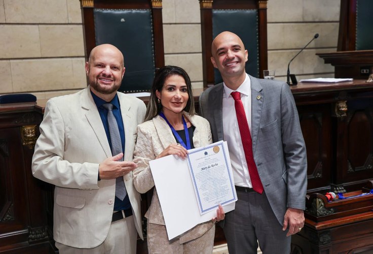 Dra. Mary Rocha recebe homenagem na Câmara Municipal do Rio de Janeiro por suas atividades como Perita Judicial Nacional e Internacional