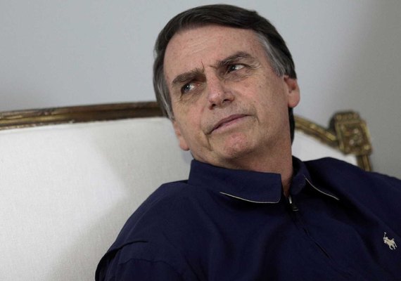 Bolsonaro ameaça cortar relações diplomáticas com Cuba