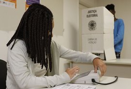 Mesários faltosos no 1° turno têm até hoje para justificar ausência