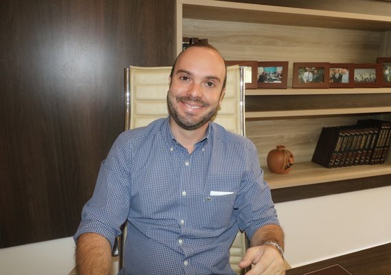 Presidente da Asplana coordena palestra de abertura do 36º Simpósio da Cana