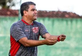 Técnico do CRB anuncia chegada de Wesley e Régis