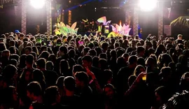 Funcionária apresenta atestado, posta foto em evento e acaba demitida