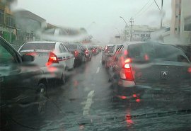 Saiba quais os cuidados necessários no trânsito no período chuvoso