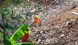 Prefeitura recolhe 40 toneladas de lixo na Grota da Macaxeira, no Jacintinho