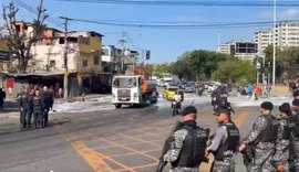Manifestação contra operação policial bloqueia vias e causa caos no trânsito