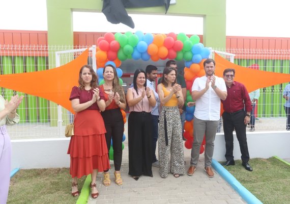 Primeira infância: prefeito inaugura nova creche no Povoado Cabreiras