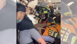 Criança de 11 anos é resgatada viva dos escombros do terremoto na Venezuela