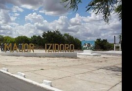 Corpo de homem é encontrado ensanguentado e seminu no interior de AL