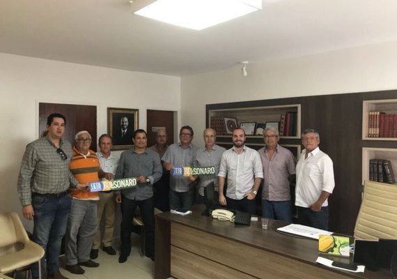 Flávio Moreno e Bolsonaro recebem propostas do setor agro-açucareiro de AL