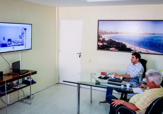 Com exceção de Rui Palmeira, prefeitos alagoanos não foram convocados para videoconferência com Presidência