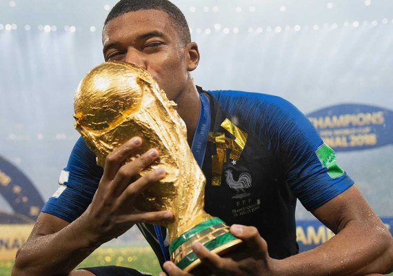 O rei sempre continuará sendo rei, diz Mbappé em resposta a Pelé