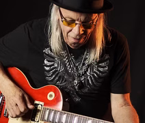 Morre Luiz Carlini aos 73 anos, guitarrista e parceiro de Rita Lee