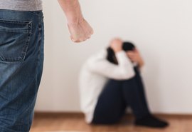Homem é preso após bater e tentar atear fogo na ex-namorada