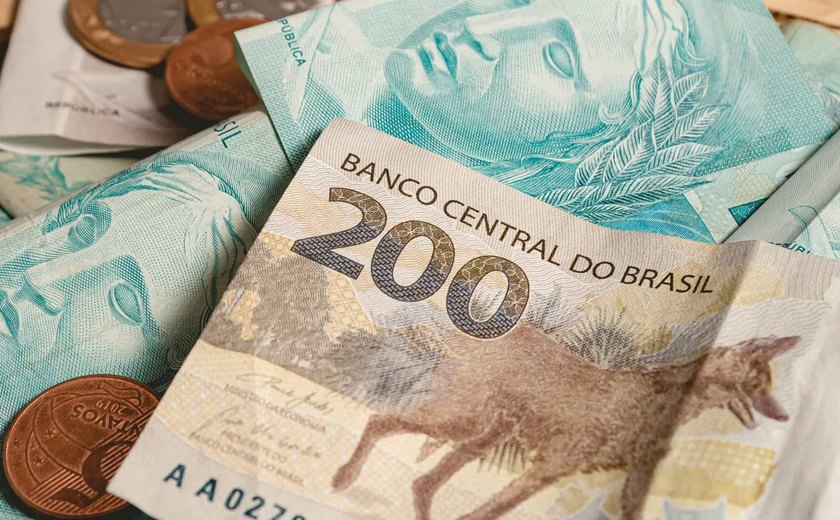 Mais de 20 milhões de pessoas correm o risco de perder o auxílio emergencial
